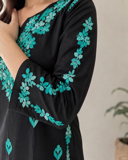 Noor Threads | Hand-Embroidered Kurta