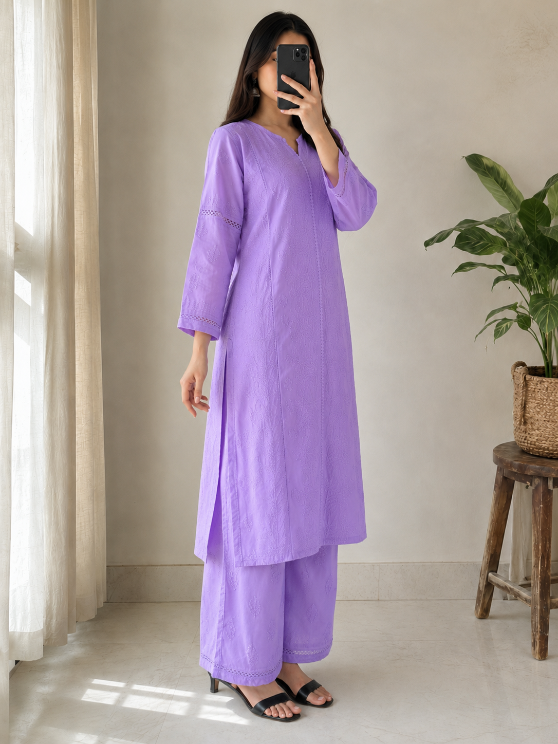 Saadgi | Hand-Embroidered Muslin Kurta