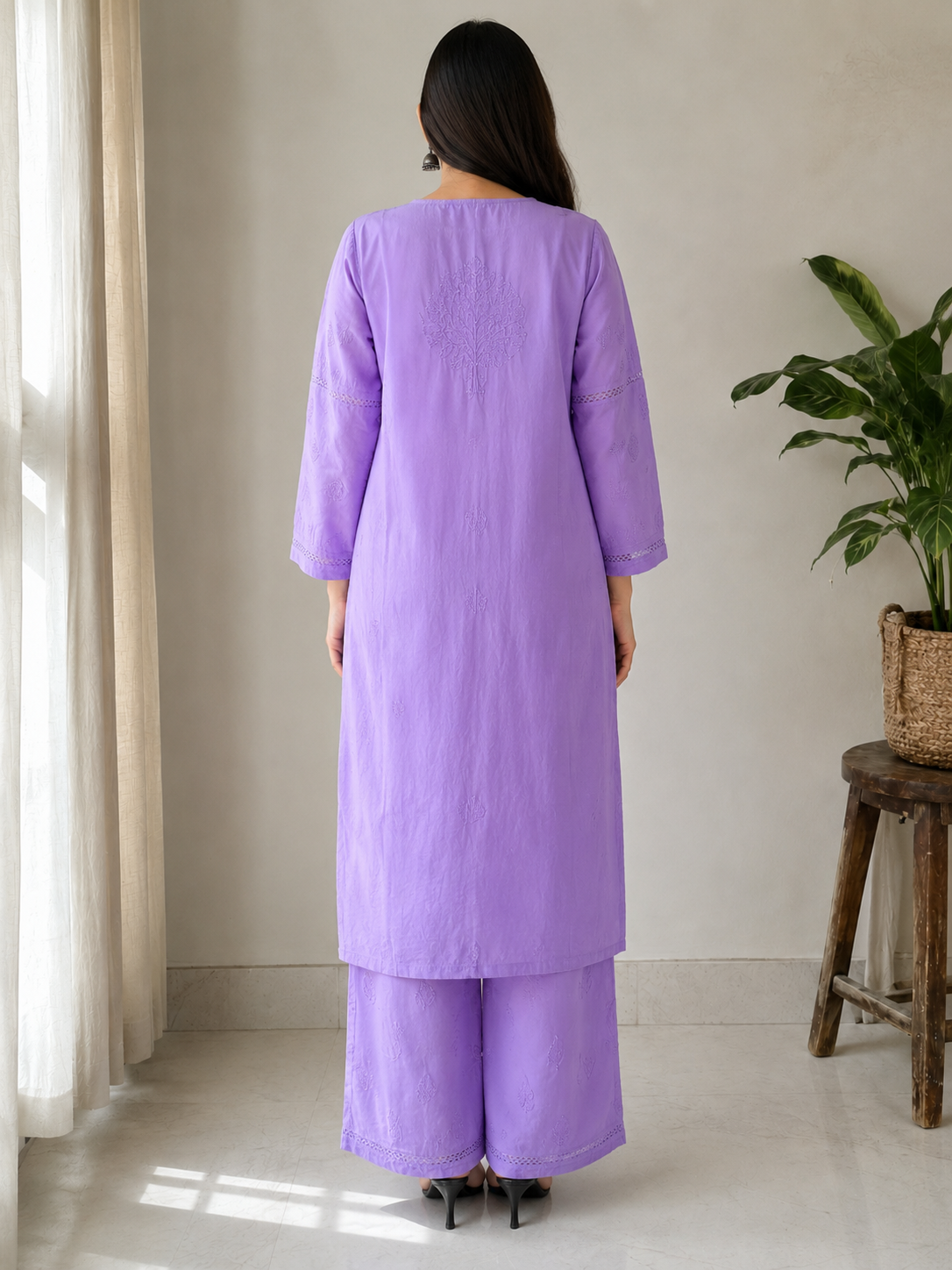 Saadgi | Hand-Embroidered Muslin Kurta
