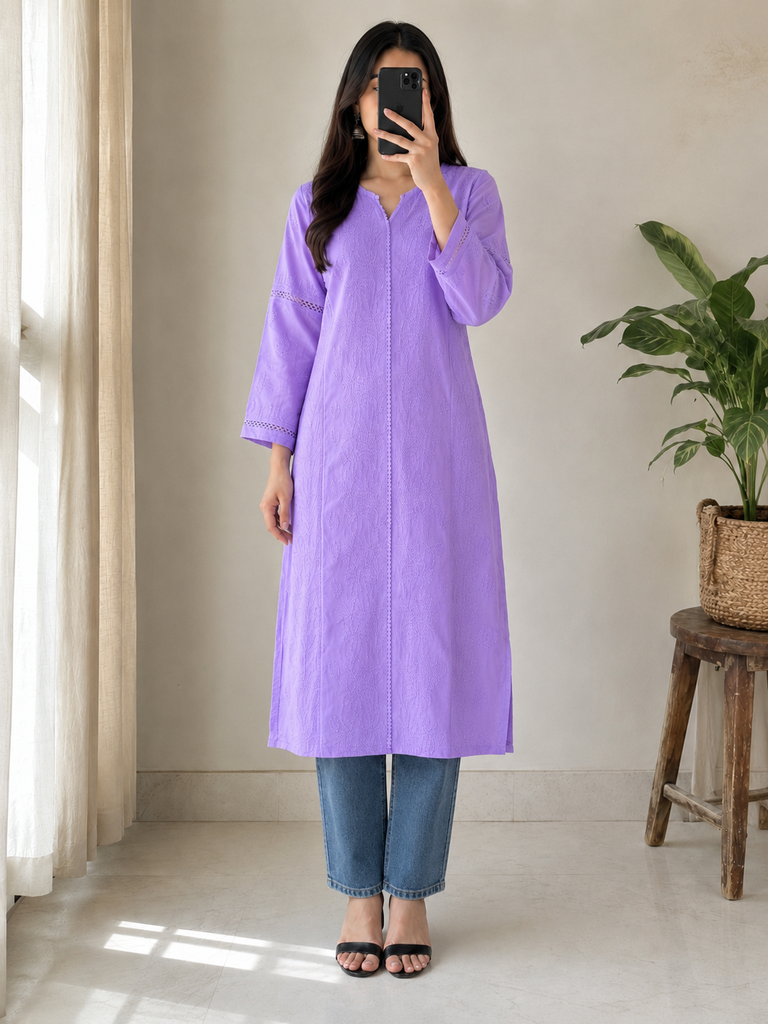 Saadgi | Hand-Embroidered Muslin Kurta
